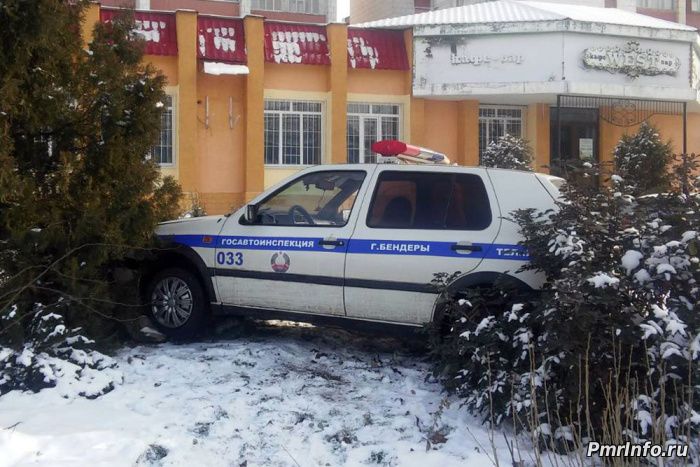 Автомобиль ГАИ Приднестровья попал в ДТП